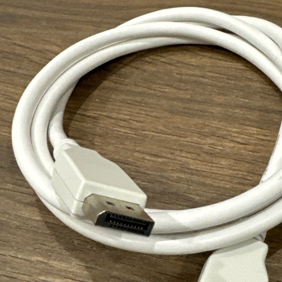 DisplayPort Cable (Tested & Working) E494210-E AWM Style 20276 (White) Cord - Picture 3 of 5